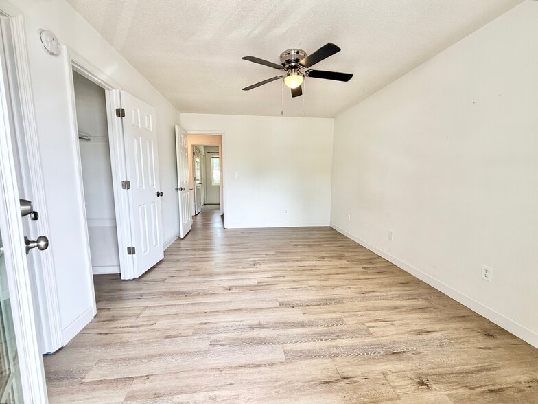 Upper Primary Bedroom - 274 Fleming Rd