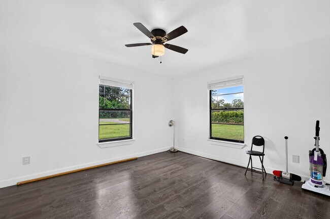 Building Photo - 5989 Coconut Blvd