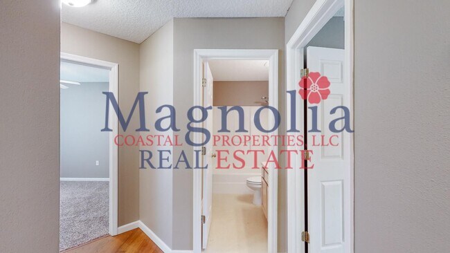 Building Photo - 3 Bedroom 2 Bathroom Home - Hope Creek Subdivision - Richmond Hill