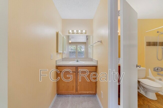Building Photo - 6052 Westgate Dr
