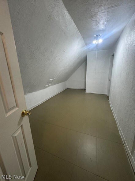 Building Photo - 12337 Chesterfield Ave