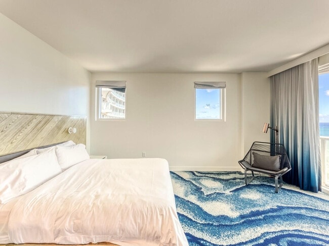 Building Photo - 3101 Bayshore Dr