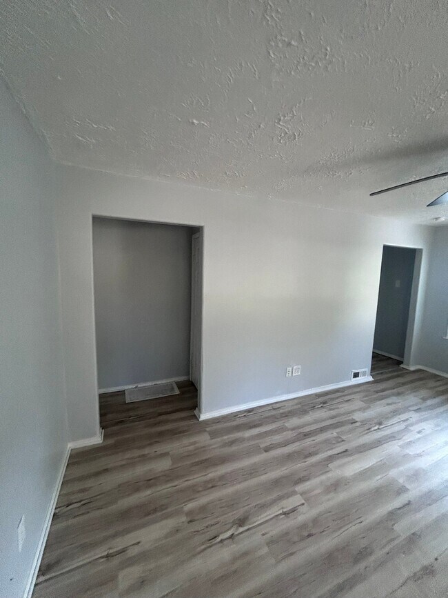 Building Photo - 7534 Blanding Dr