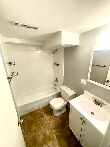 Building Photo - 2208 Concordia Dr