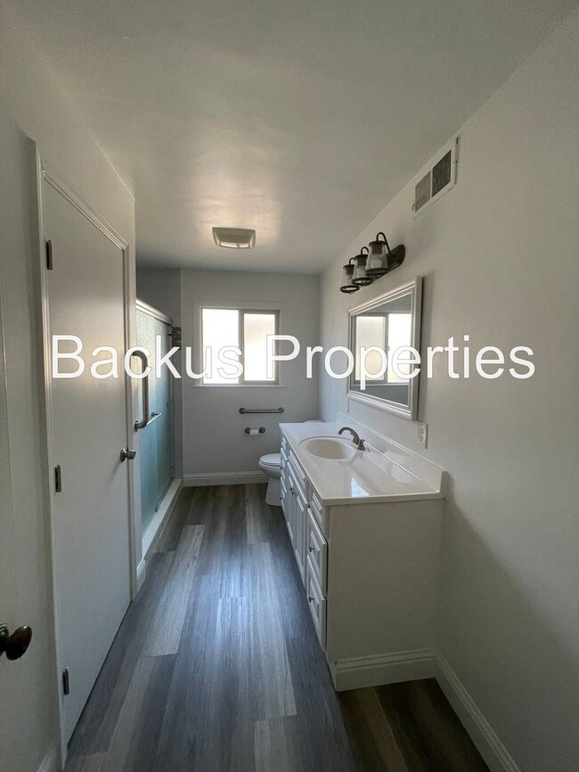 Building Photo - Wonderful one level home in South Salinas