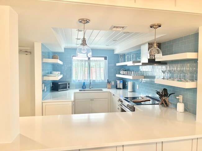 Building Photo - 420 Celestial Way