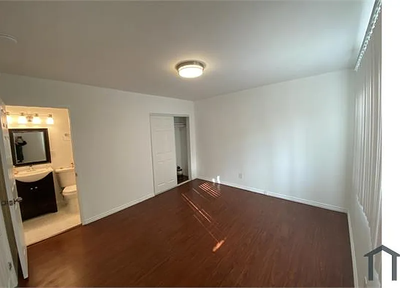 Building Photo - 1171 Elm Ave