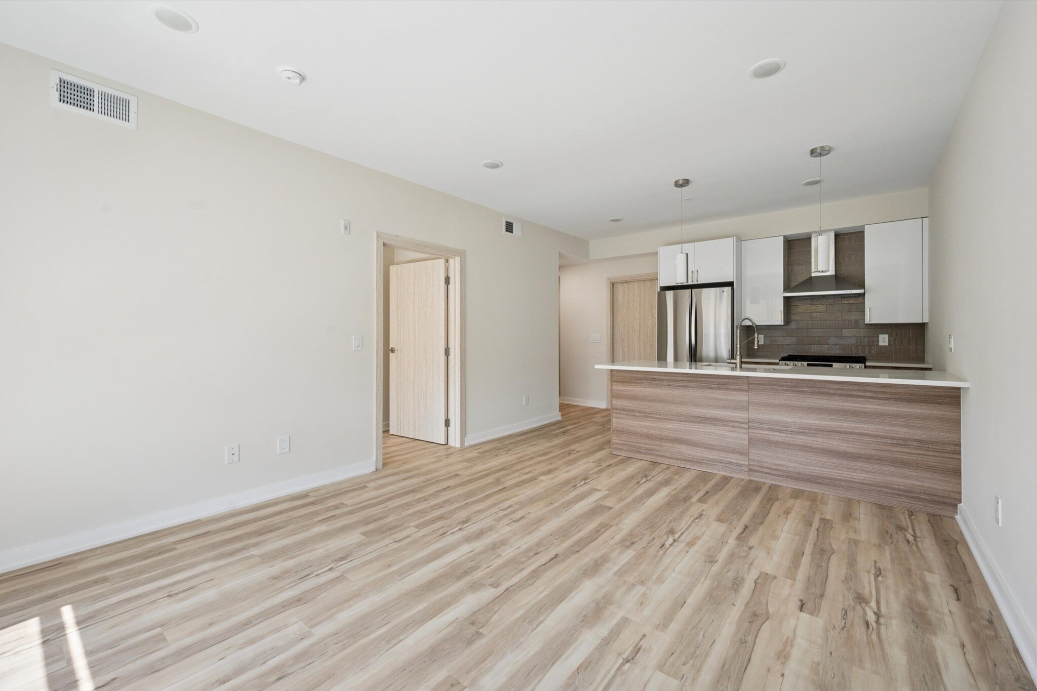 Building Photo - 3729 Lancaster Ave