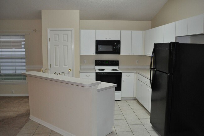 Building Photo - 16 Russman Ln