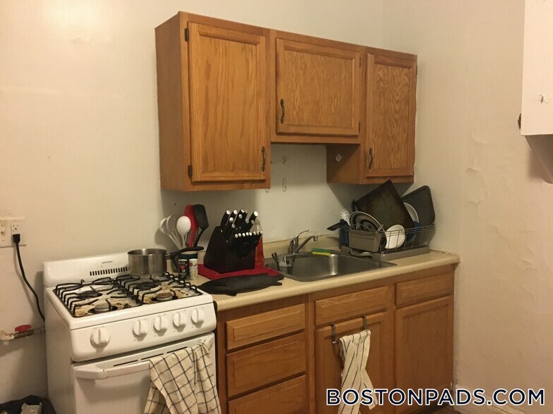 Building Photo - 1810 Commonwealth Ave