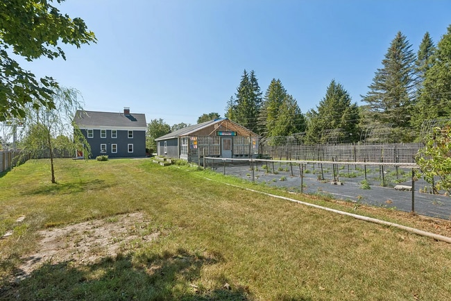 Building Photo - Modern Comfort Meets Country Charm in Cumberland