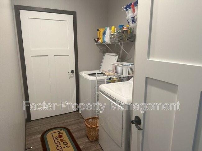 Building Photo - 312 Prairie Rose Trl