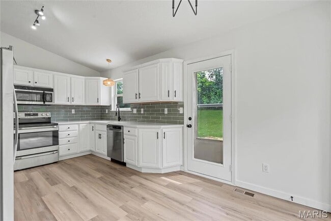 Building Photo - 802 Notre Dame Dr