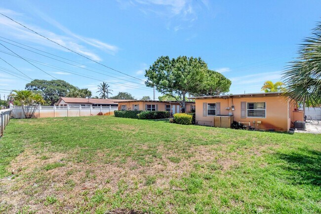 Building Photo - 710 SE 4th Ave