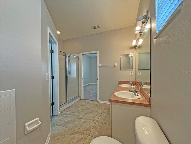 Building Photo - 24925 Vintage Ct