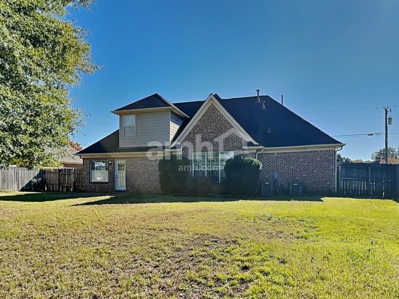 Building Photo - 13136 Braybourne Pkwy