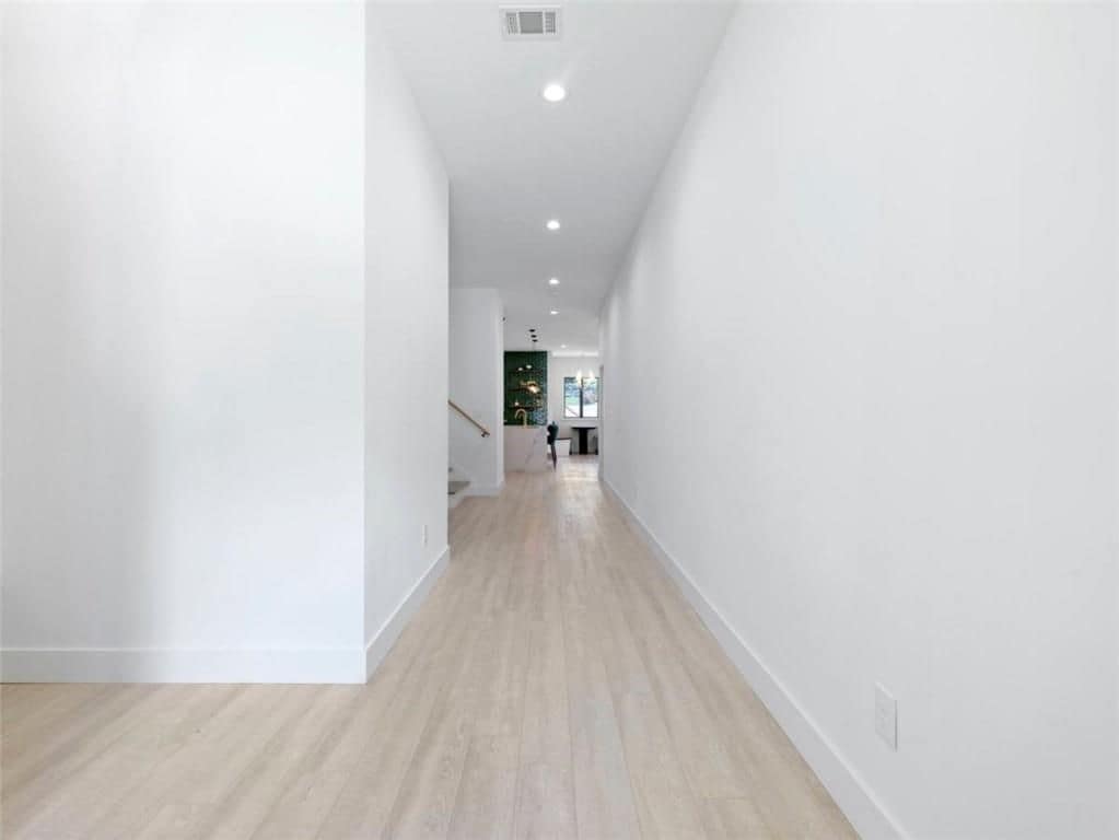Building Photo - 379 Enota Pl SW