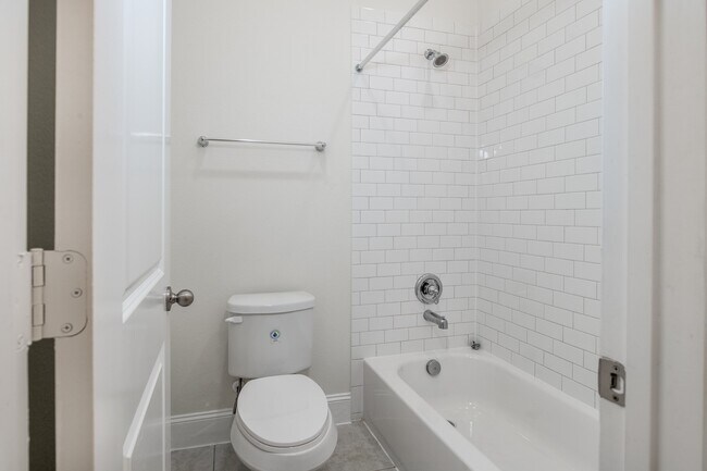 Building Photo - 21119 Bradford Grove Dr