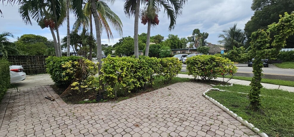 Building Photo - 1855 Sherman St