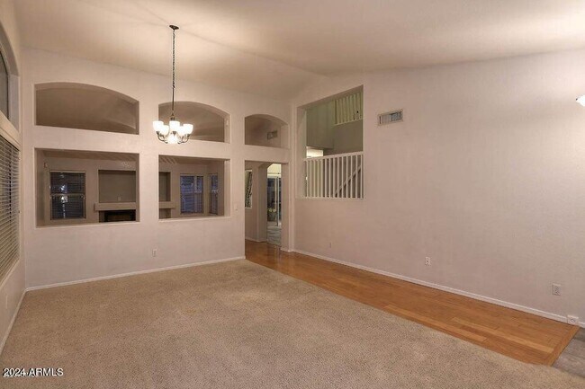 Building Photo - 7931 W Rose Garden Ln