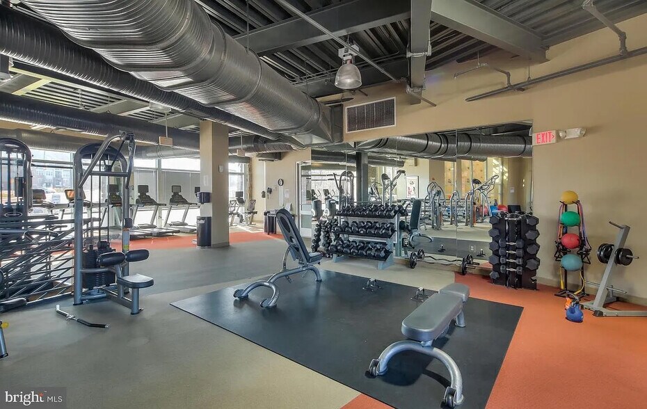 Building Photo - 15240 Torbay Way