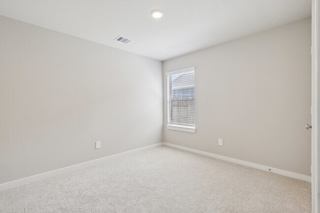 Building Photo - 920 Gentle Moss Dr
