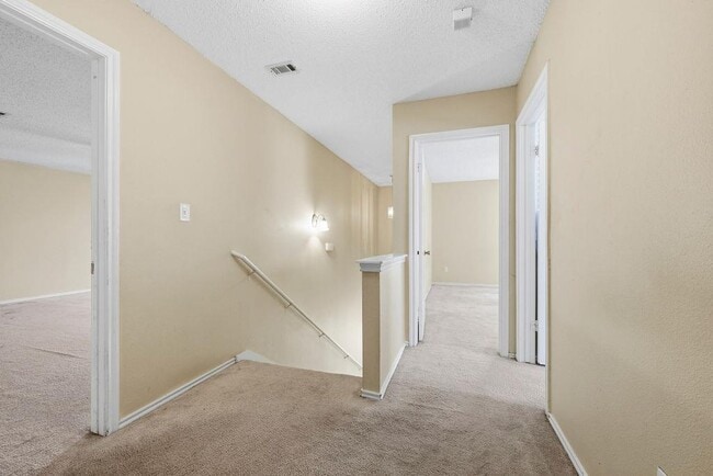 Building Photo - 1109 Bradbury Ln
