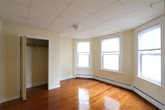 Building Photo - 14 Garrison Ave