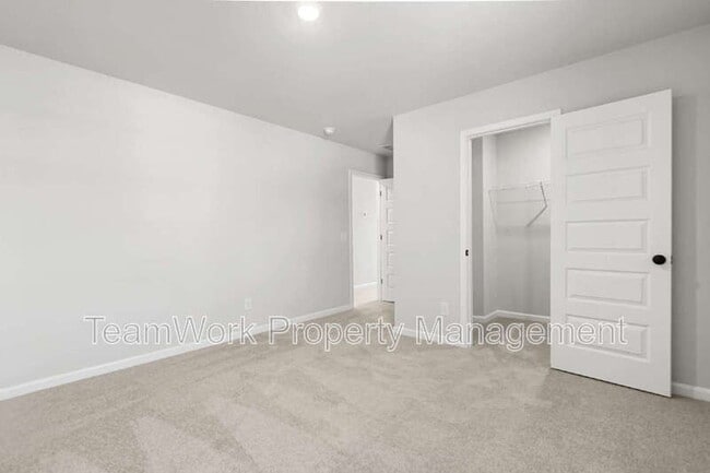 Building Photo - 376 Tiliwa St