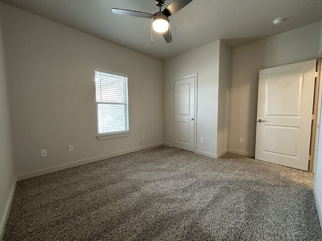 Building Photo - Brand New Duplex in Frenship East!