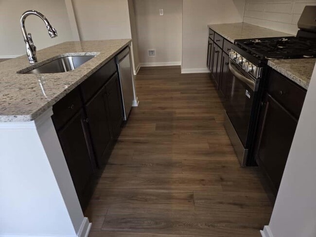 Building Photo - 12 Briarwood Dr W