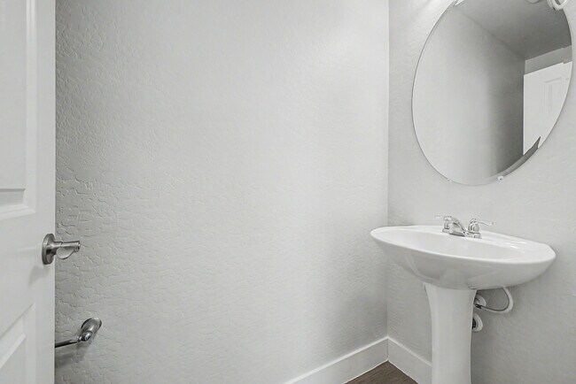 Building Photo - 2934 N 71st Pl