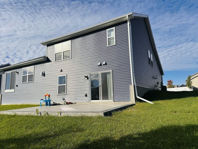 Building Photo - 20554 Glade Ave