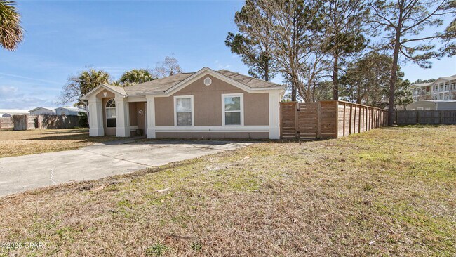 Building Photo - 1712 Vecuna Cir