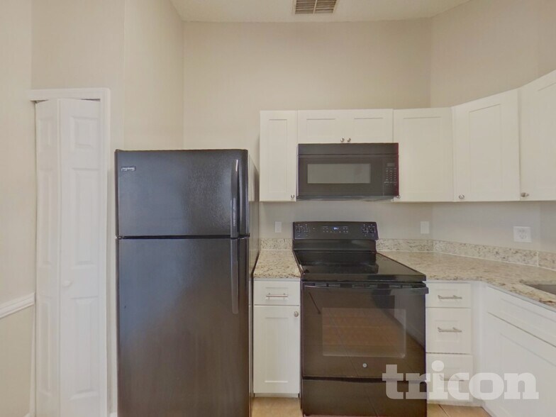 Building Photo - 9743 Red Clover Ave