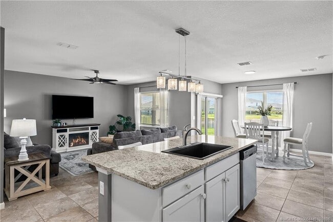 Building Photo - 10760 SW Cremona Way