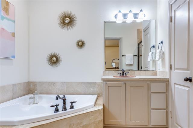 Building Photo - 3028 Carmel St