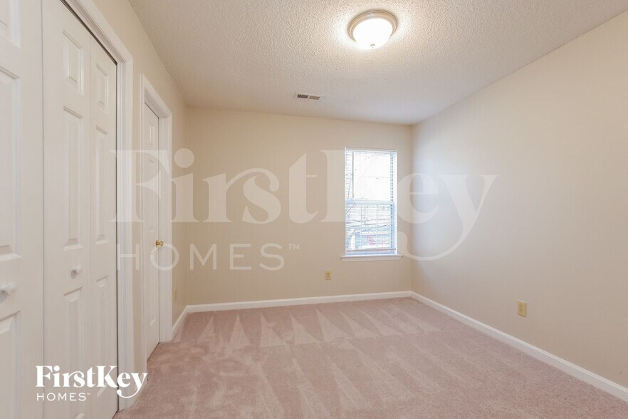 Building Photo - 6627 Flat Creek Dr