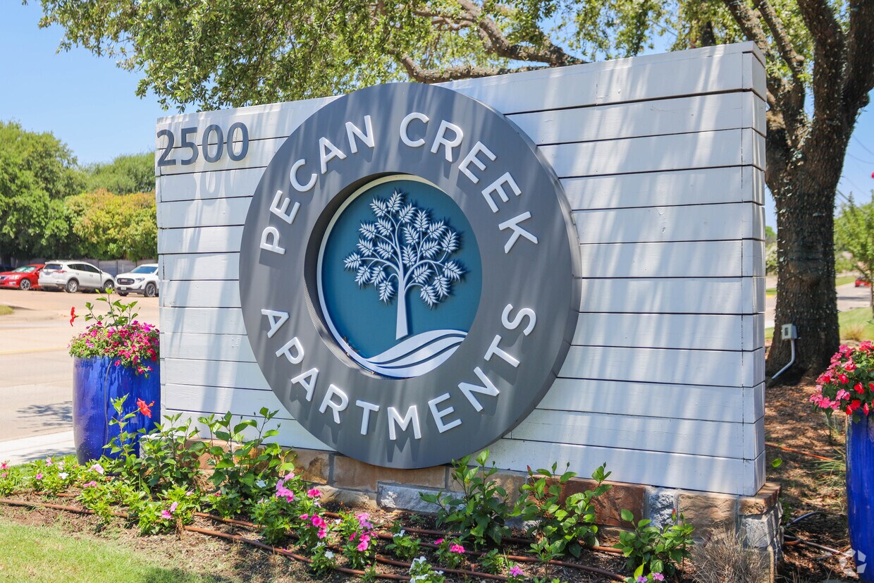 Pecan Creek Apartments Bedford