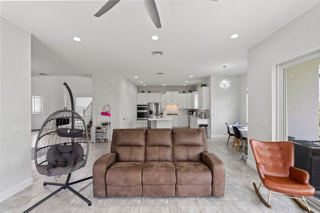 Building Photo - 15134 Cameo Ct