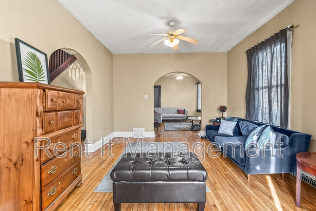 Building Photo - 3222 Webster St