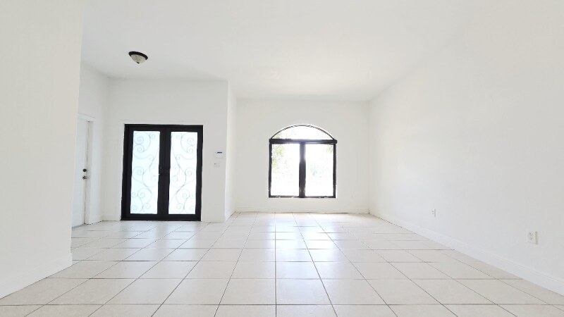 Building Photo - 14941 SW 26th Terrace