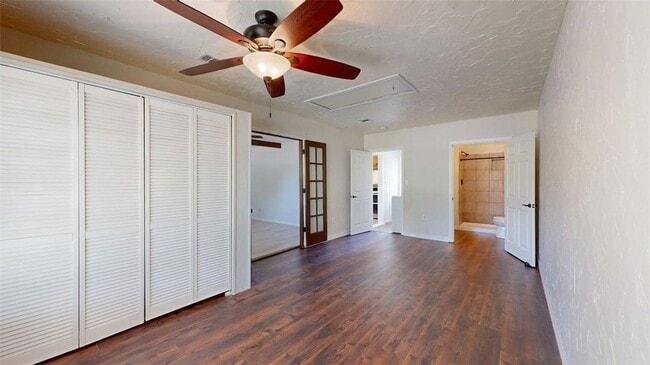 Building Photo - 911 E North Ave