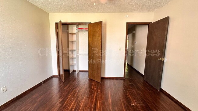 Building Photo - 915 Delmar Cir