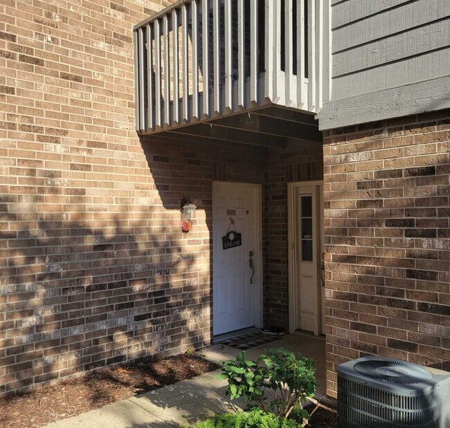 Building Photo - 35 Foxcroft Rd