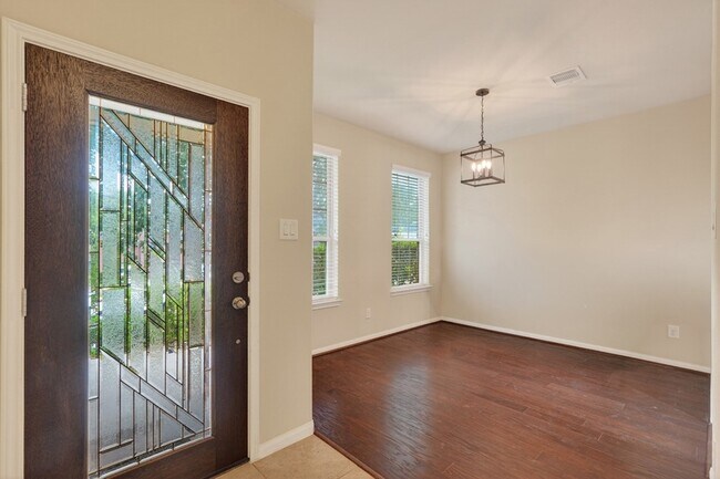 Building Photo - 13302 Hidden Valley Dr
