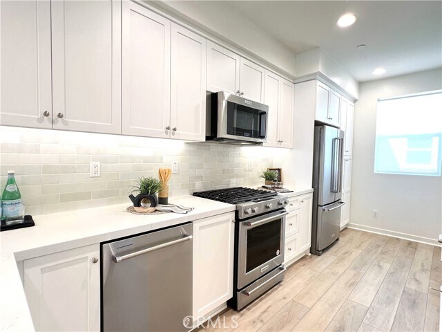 Building Photo - 45 Sanctuary Ln