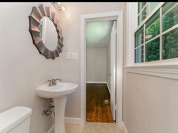 Building Photo - 3035 Ridgemeadow Dr