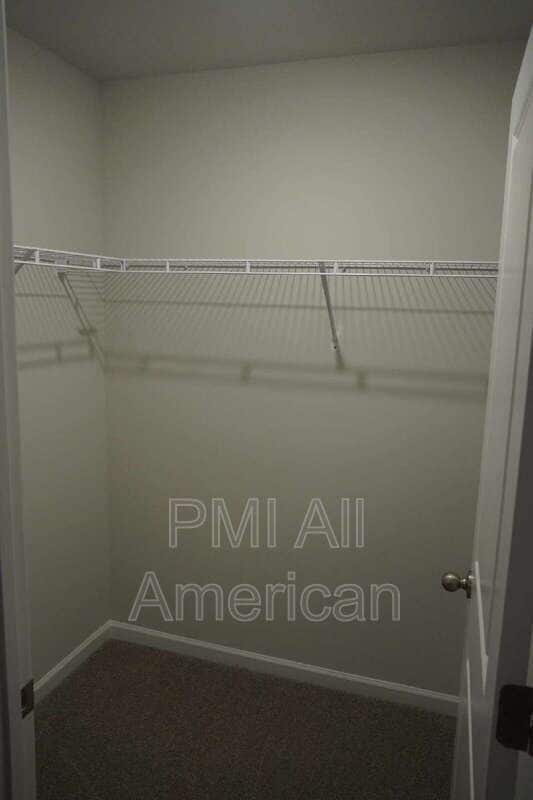 Building Photo - 289 Greenbay St