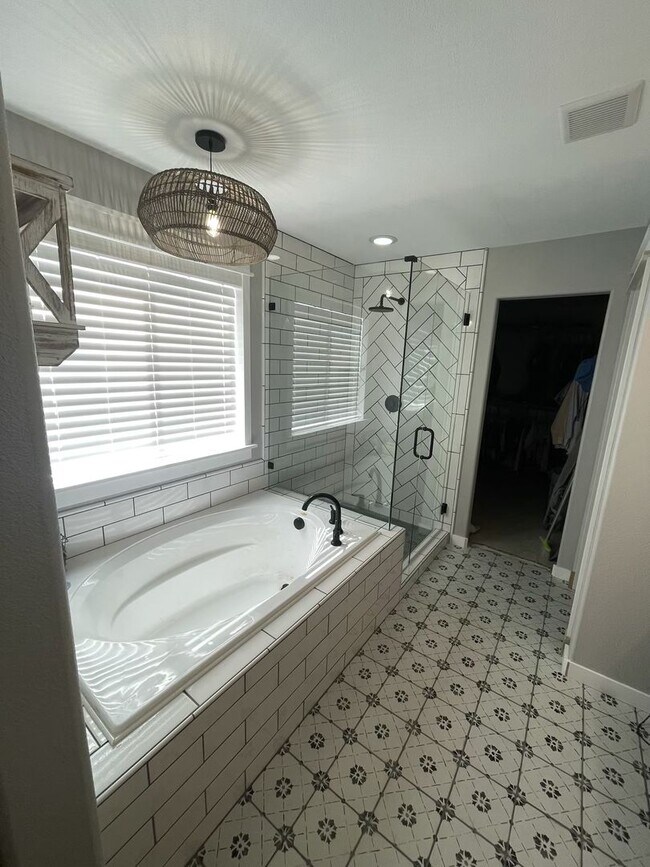 Building Photo - BEAUTIFUL HOME IN BANNING LEWIS RANCH!!!!!!